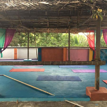 מלון ורקלה Mk Gardens Surf & Yoga House מראה חיצוני תמונה